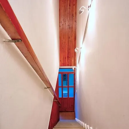 Laura Apartment